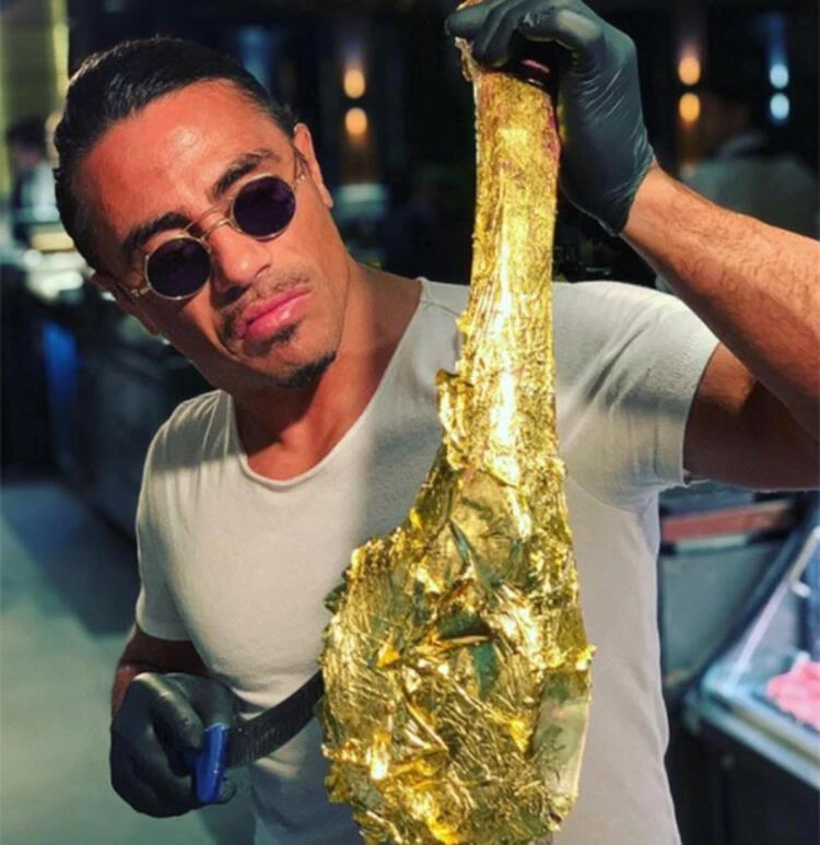 Nusret Gökçe'nin 'kötü şöhretli' bifteğinden ilham aldı: Altın kaplama pizza